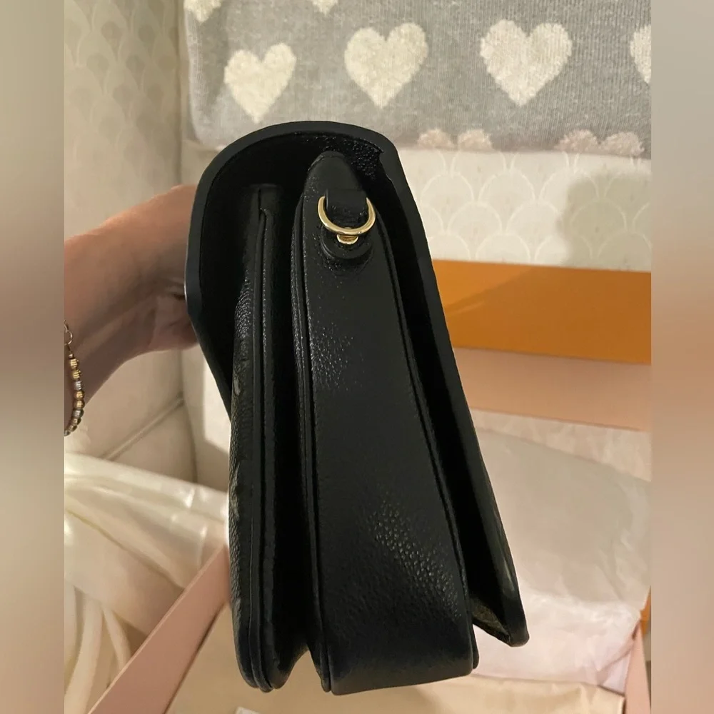 Louis Vuitton Black Pochette Métis Monogram
Empreinte Embossed Crossbody - Picture 13 of 15